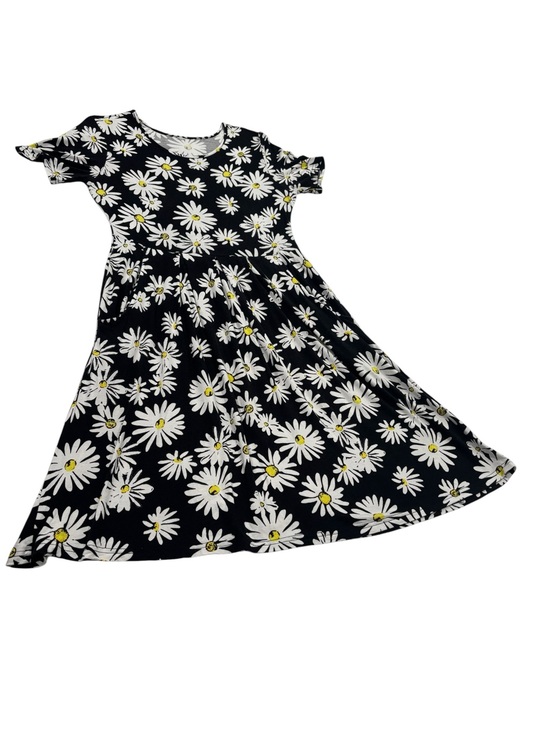 Dresses & Skirts - Women’s Black Daisy Print Swing Dress - Brand Unspecified